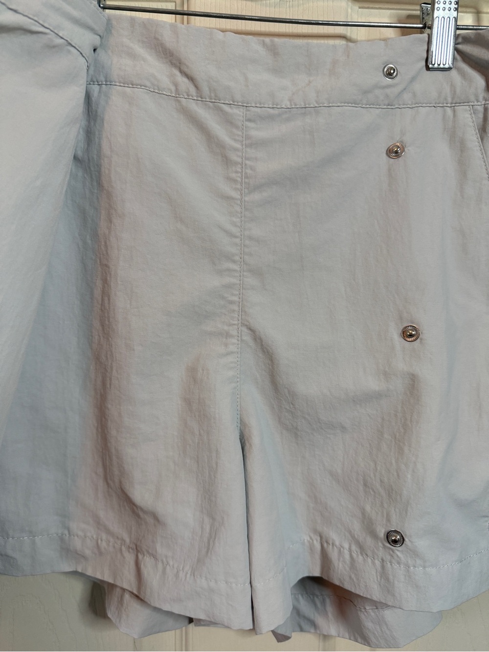 Nike Cream Colored Snap-Front Athletic Skort Woman’s Size Small - Picture 8 of 10